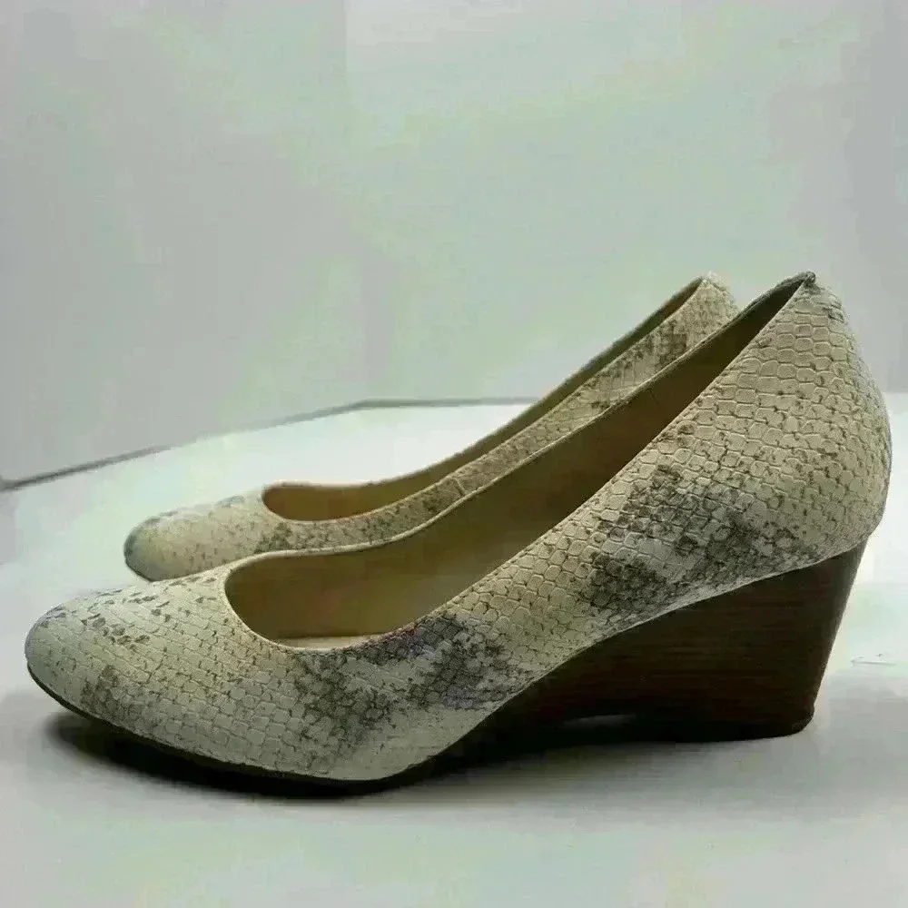 COLE HAAN The Go-to‎ Wedge Chalk Python Snake  Print- Size 8.5